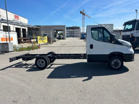 Iveco Daily 40 - 180 Fahrgestell, E6 Ohne Motor/Ohne Getriebe - 캡 새시 트럭 : 사진 4 Iveco Daily 40 - 180 Fahrgestell, E6 Ohne Motor/Ohne Getriebe - 캡 새시 트럭 : 사진 4