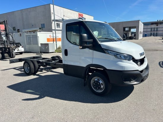 Iveco Daily 40 - 180 Fahrgestell, E6 Ohne Motor/Ohne Getriebe - 캡 새시 트럭 : 사진 3 Iveco Daily 40 - 180 Fahrgestell, E6 Ohne Motor/Ohne Getriebe - 캡 새시 트럭 : 사진 3