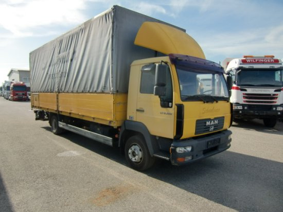 MAN LE 12.220 Plane, LBW, manual - 커튼사이더 트럭 : 사진 3 MAN LE 12.220 Plane, LBW, manual - 커튼사이더 트럭 : 사진 3