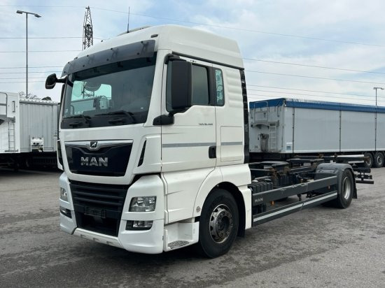 MAN TGX 18.460 XLX, 4x2, Euro 6, Standklima - 컨테이너 운반 장치/ 스와프 보디 트럭 : 사진 1 MAN TGX 18.460 XLX, 4x2, Euro 6, Standklima - 컨테이너 운반 장치/ 스와프 보디 트럭 : 사진 1