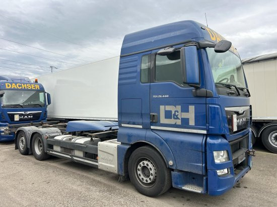 MAN TGX 26.440 XLX 6x2 Liftachse, Euro 6, Retarder, Motorschaden engine damage! - 컨테이너 운반 장치/ 스와프 보디 트럭 : 사진 1 MAN TGX 26.440 XLX 6x2 Liftachse, Euro 6, Retarder, Motorschaden engine damage! - 컨테이너 운반 장치/ 스와프 보디 트럭 : 사진 1