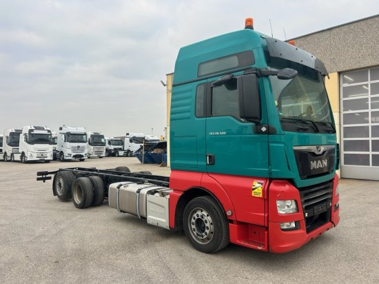 MAN TGX 26.500 XXL, 6x2, Jumbo, Liftachse, Intarder, Euro6, Full-Air - 캡 새시 트럭 : 사진 3 MAN TGX 26.500 XXL, 6x2, Jumbo, Liftachse, Intarder, Euro6, Full-Air - 캡 새시 트럭 : 사진 3