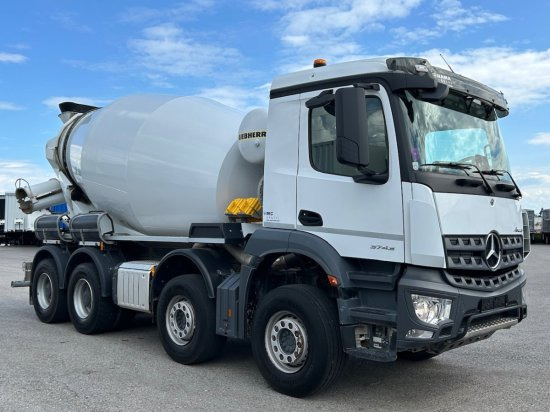 Mercedes-Benz Arocs 3743, 8x4 Betonmischer, Euro 6, 9m³ Liebherr Mischer - 콘크리트 믹서 트럭 : 사진 2 Mercedes-Benz Arocs 3743, 8x4 Betonmischer, Euro 6, 9m³ Liebherr Mischer - 콘크리트 믹서 트럭 : 사진 2