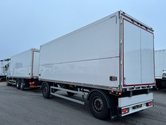 Volvo FH 500 6x2 Getränkekomplettzug, Orten Getränkeaufbau - 음료 트럭 : 사진 5 Volvo FH 500 6x2 Getränkekomplettzug, Orten Getränkeaufbau - 음료 트럭 : 사진 5