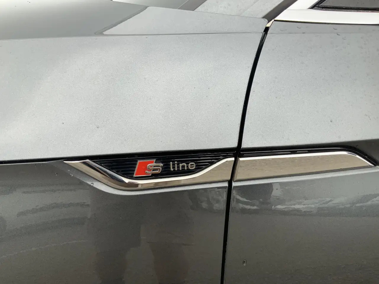 Audi A5 Sportback 2.0 TFSI g-tron Sport 2 x S-line edition - 해치백 : 사진 4 Audi A5 Sportback 2.0 TFSI g-tron Sport 2 x S-line edition - 해치백 : 사진 4