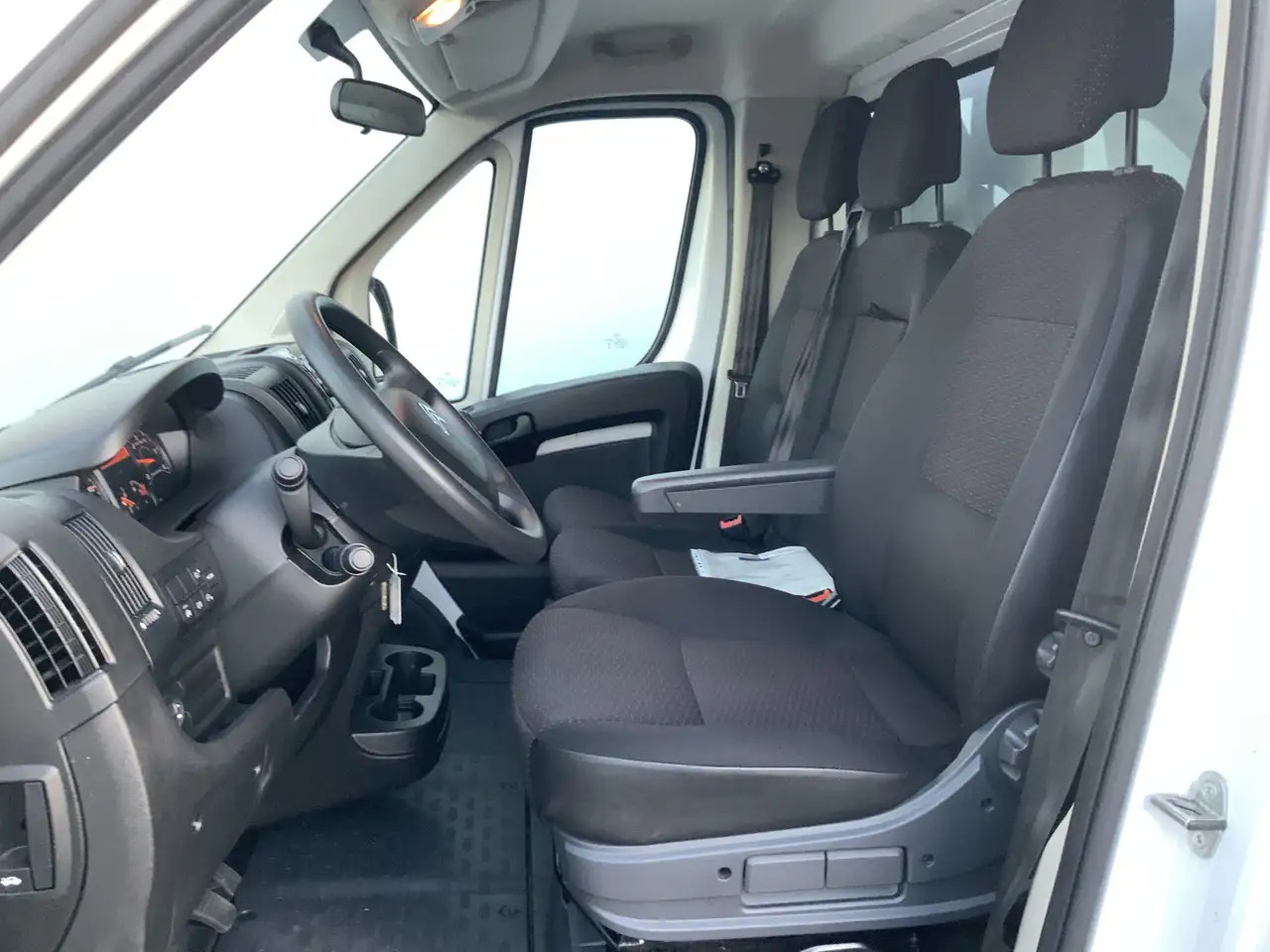 Citroen Jumper 2.2 BlueHDi 165 L3 3.5t Meubel bak & Deuren Airco - 박스 밴 : 사진 4 Citroen Jumper 2.2 BlueHDi 165 L3 3.5t Meubel bak & Deuren Airco - 박스 밴 : 사진 4