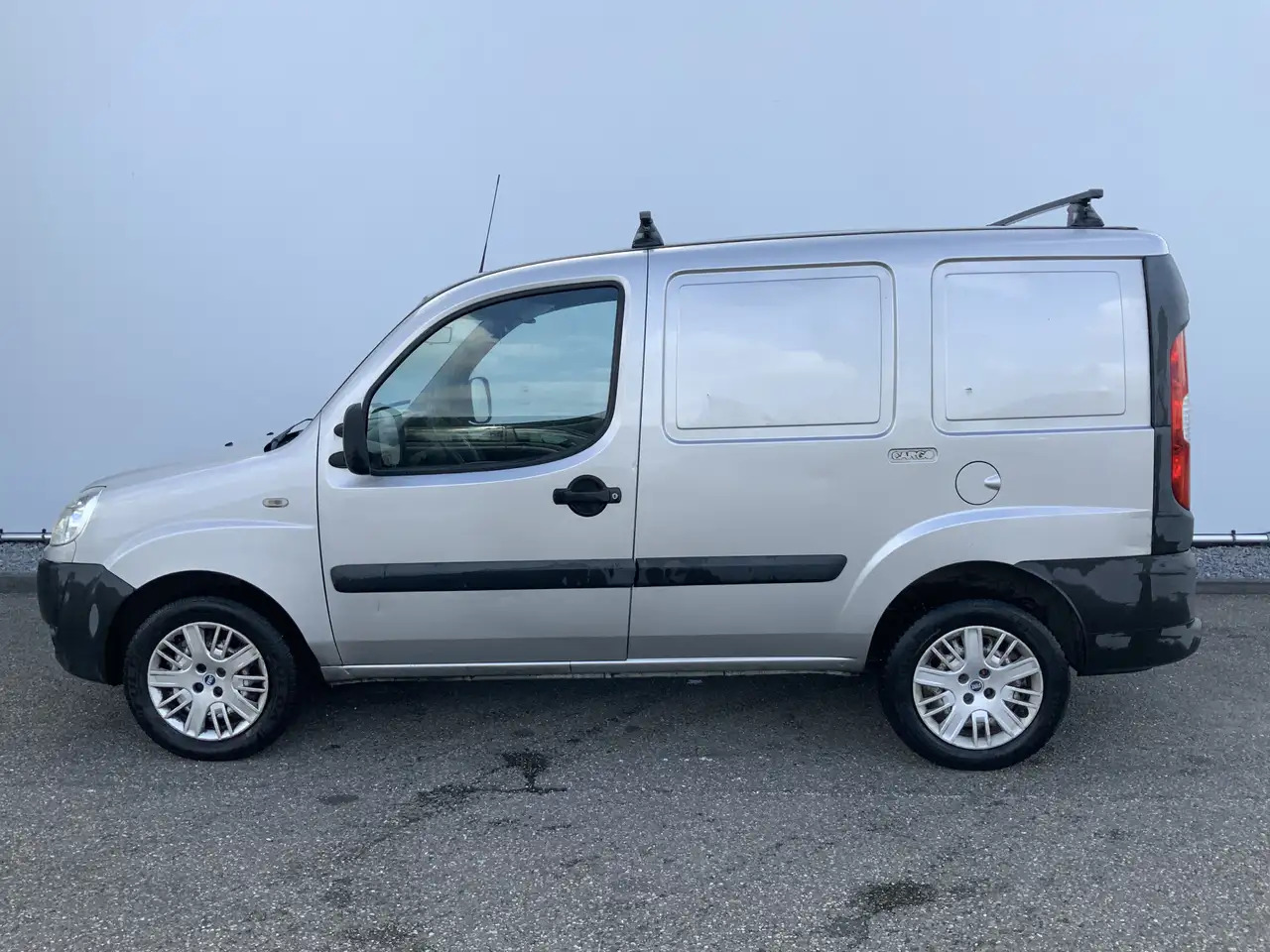 Fiat Doblo 1.3 MultiJet Basis Marge Geen BTW Export - 소형 밴 : 사진 3 Fiat Doblo 1.3 MultiJet Basis Marge Geen BTW Export - 소형 밴 : 사진 3