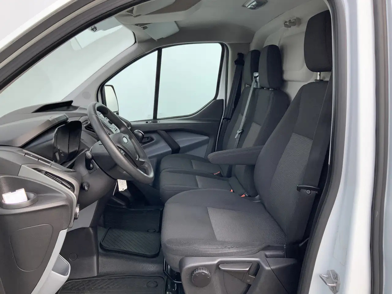 Ford Transit Custom 270 2.2 TDCI L1H1 Economy Edition Airco Cruise 3 Z - 패널 밴 : 사진 4 Ford Transit Custom 270 2.2 TDCI L1H1 Economy Edition Airco Cruise 3 Z - 패널 밴 : 사진 4