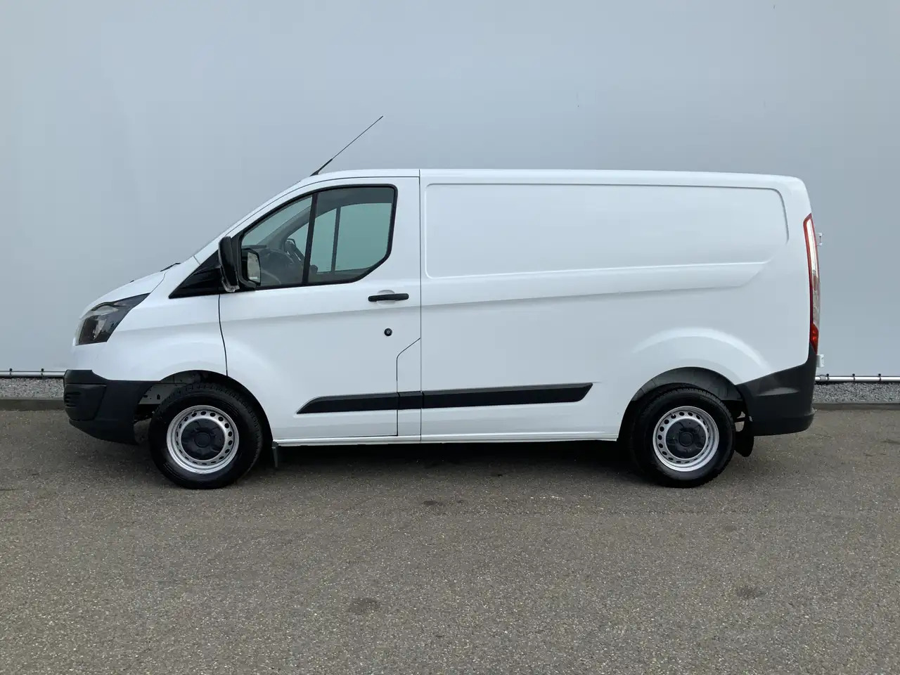 Ford Transit Custom 270 2.2 TDCI L1H1 Economy Edition Airco Cruise 3 Z - 패널 밴 : 사진 3 Ford Transit Custom 270 2.2 TDCI L1H1 Economy Edition Airco Cruise 3 Z - 패널 밴 : 사진 3