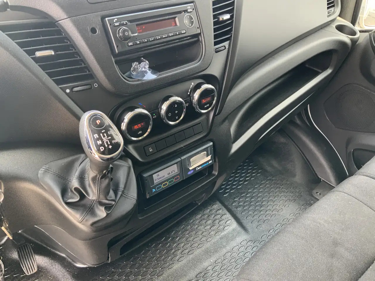 Iveco Daily 35C13 2.3 375 Automaat Koelmeubelbak Deuren Dag&Na - 냉동 밴 : 사진 4 Iveco Daily 35C13 2.3 375 Automaat Koelmeubelbak Deuren Dag&Na - 냉동 밴 : 사진 4