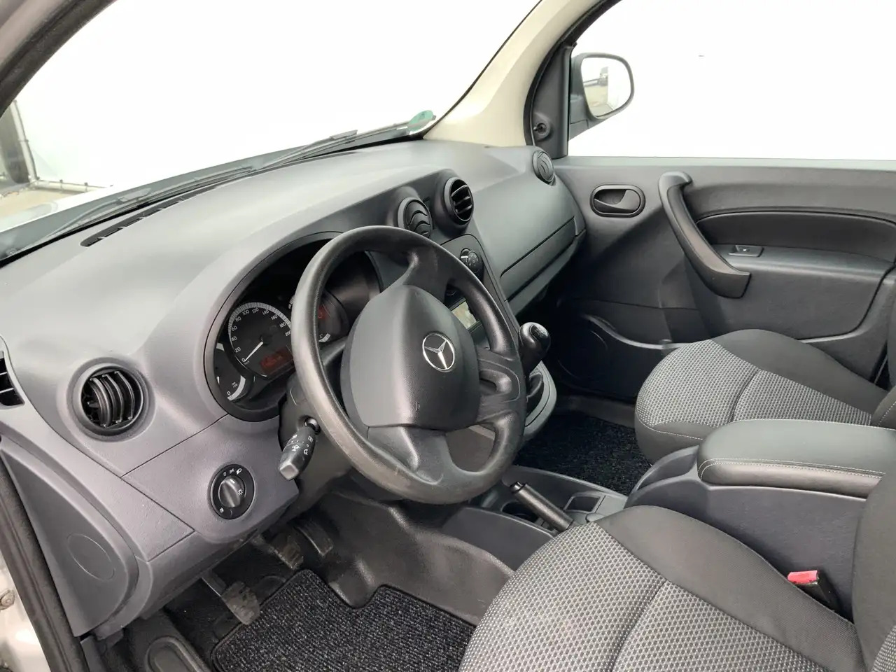 Mercedes-Benz Citan 109 CDI BlueEFFICIENCY Business Ambition Airco Tre - 소형 밴 : 사진 5 Mercedes-Benz Citan 109 CDI BlueEFFICIENCY Business Ambition Airco Tre - 소형 밴 : 사진 5