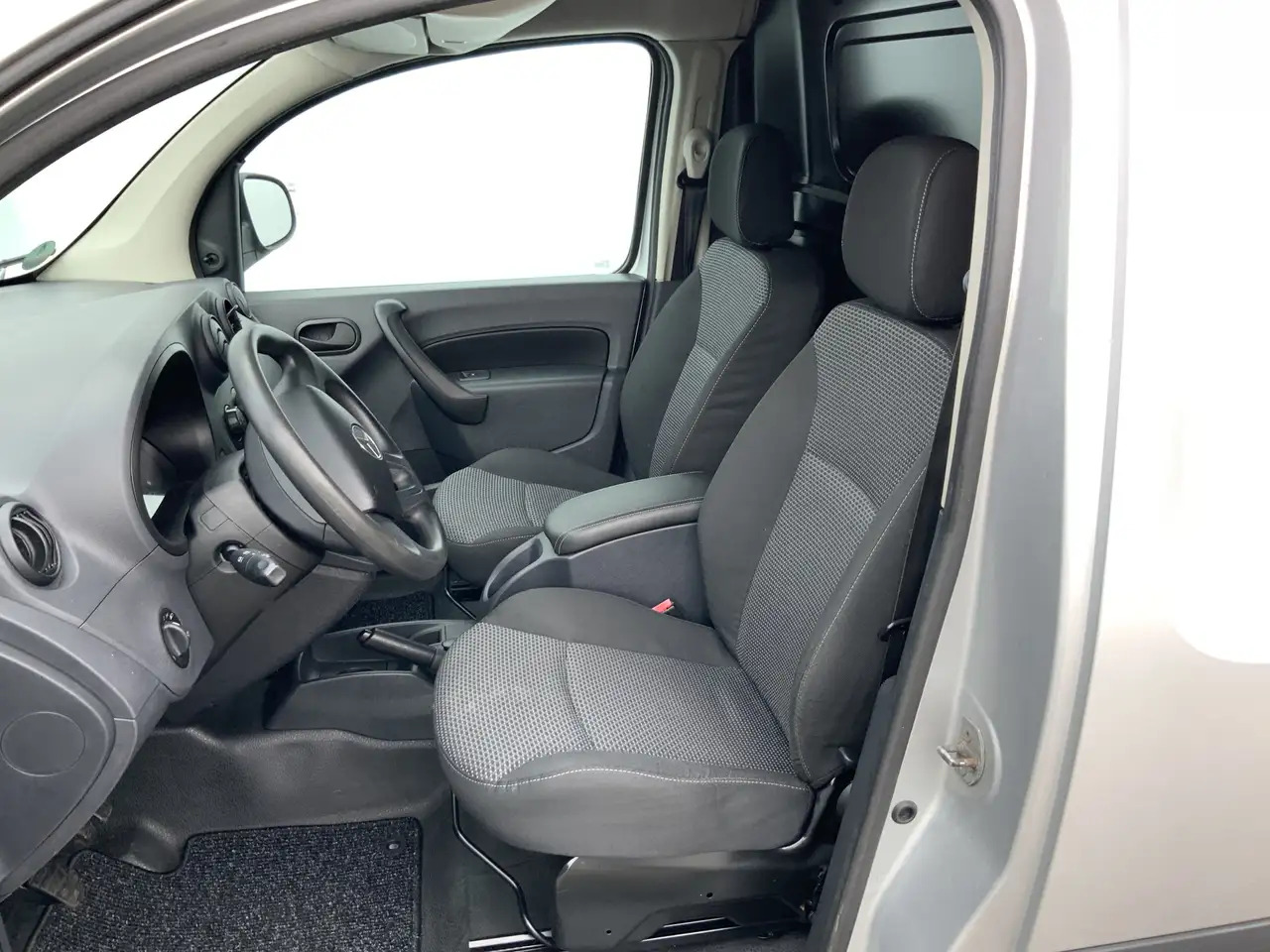Mercedes-Benz Citan 109 CDI BlueEFFICIENCY Business Ambition Airco Tre - 소형 밴 : 사진 4 Mercedes-Benz Citan 109 CDI BlueEFFICIENCY Business Ambition Airco Tre - 소형 밴 : 사진 4