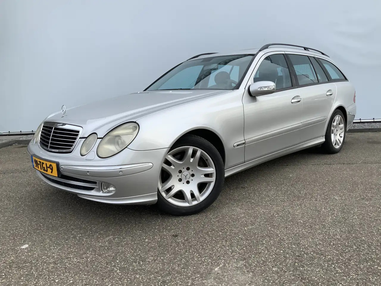 Mercedes-Benz E 500 Combi V8 Elegance 4-Matic airmatic,full option - 차량 : 사진 1 Mercedes-Benz E 500 Combi V8 Elegance 4-Matic airmatic,full option - 차량 : 사진 1