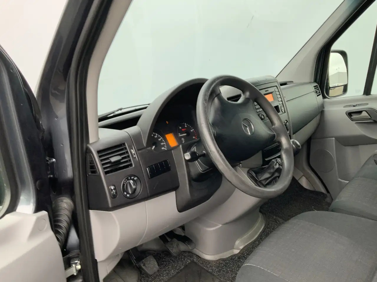 Mercedes-Benz Sprinter 311 2.2 CDI 366 L2H1 Airco 3 Zits Opstap& Trekhaak - 패널 밴 : 사진 4 Mercedes-Benz Sprinter 311 2.2 CDI 366 L2H1 Airco 3 Zits Opstap& Trekhaak - 패널 밴 : 사진 4