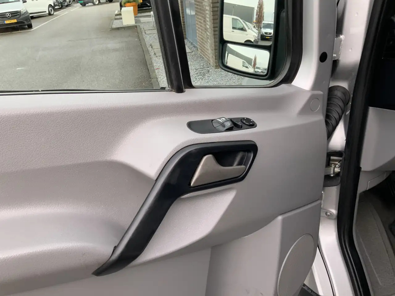 Mercedes-Benz Sprinter 313 2.2 CDI 366 HDAirco Alu Velg Side Bar Trekhaak - 패널 밴 : 사진 5 Mercedes-Benz Sprinter 313 2.2 CDI 366 HDAirco Alu Velg Side Bar Trekhaak - 패널 밴 : 사진 5