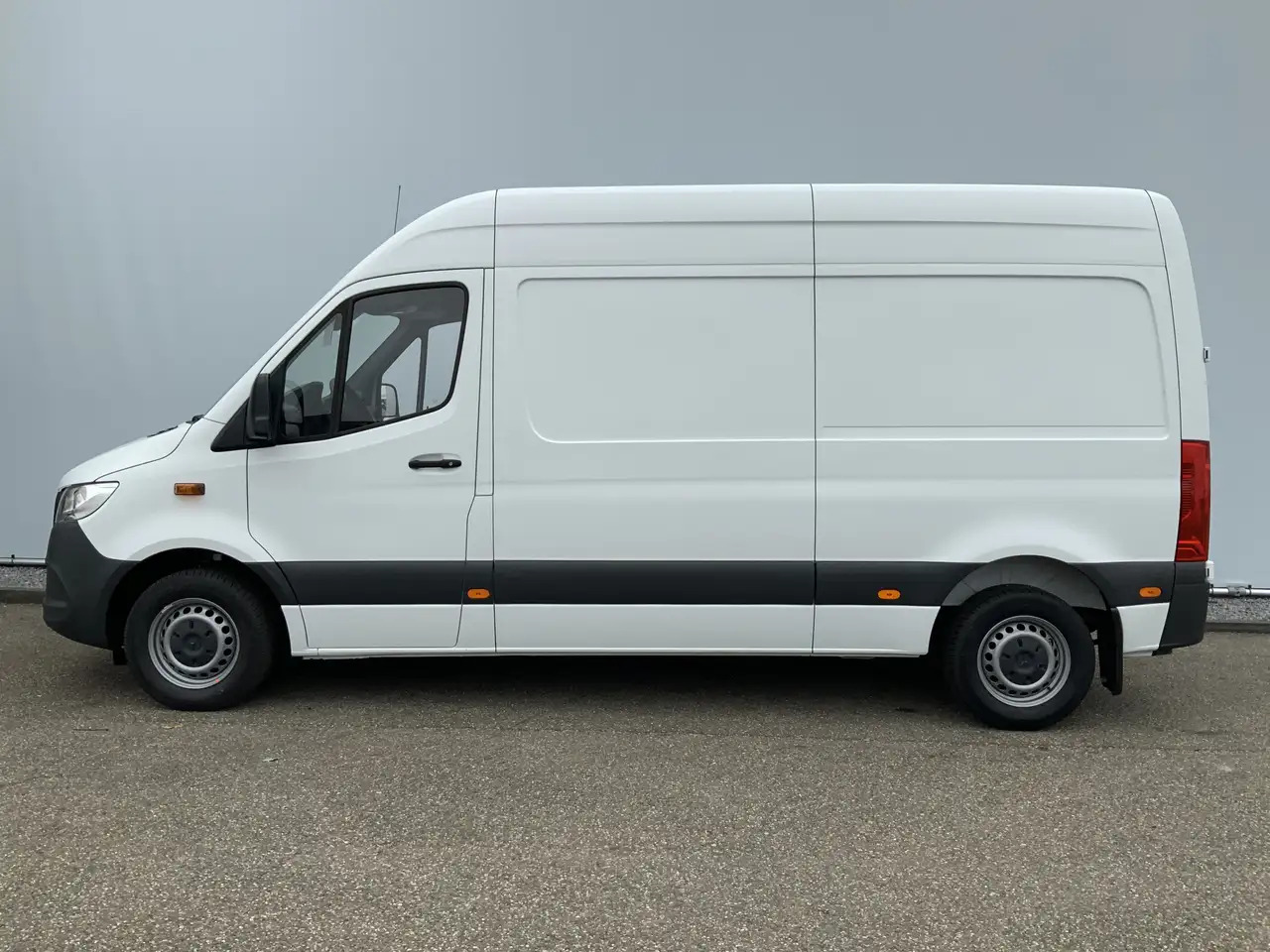 Mercedes-Benz Sprinter 314 2.2 CDI L2H2 Airco Camera Navi 3 Zits MBUX Sch - 패널 밴 : 사진 3 Mercedes-Benz Sprinter 314 2.2 CDI L2H2 Airco Camera Navi 3 Zits MBUX Sch - 패널 밴 : 사진 3