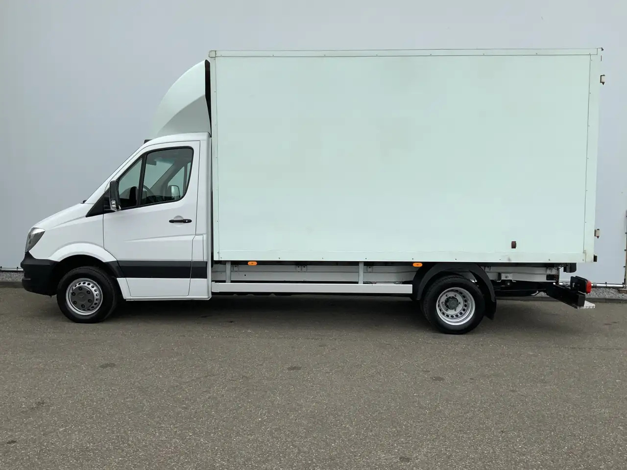 Mercedes-Benz Sprinter 516 2.2 CDI 432 Meubelbak&Deuren &Trap Airco 3 Zit - 박스 밴 : 사진 3 Mercedes-Benz Sprinter 516 2.2 CDI 432 Meubelbak&Deuren &Trap Airco 3 Zit - 박스 밴 : 사진 3