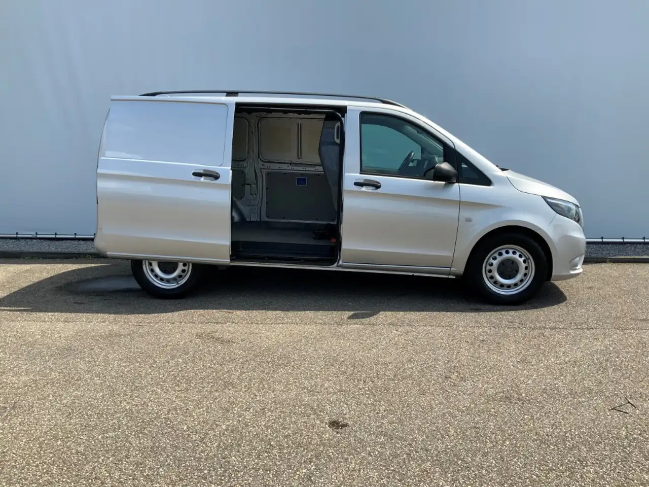 Mercedes-Benz Vito 114 CDI 4X4 Automaat Airco Cruise Trekhaak 2500 kg - 패널 밴 : 사진 5 Mercedes-Benz Vito 114 CDI 4X4 Automaat Airco Cruise Trekhaak 2500 kg - 패널 밴 : 사진 5