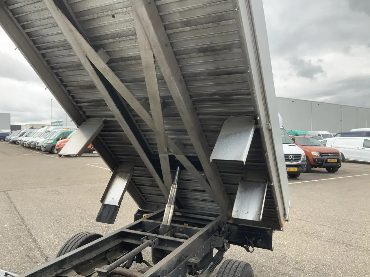 Nissan NT400 32.12 2.5 dCi 250 Kipper Trekhaak 2000 kg 3 - 덤프 밴 : 사진 5 Nissan NT400 32.12 2.5 dCi 250 Kipper Trekhaak 2000 kg 3 - 덤프 밴 : 사진 5