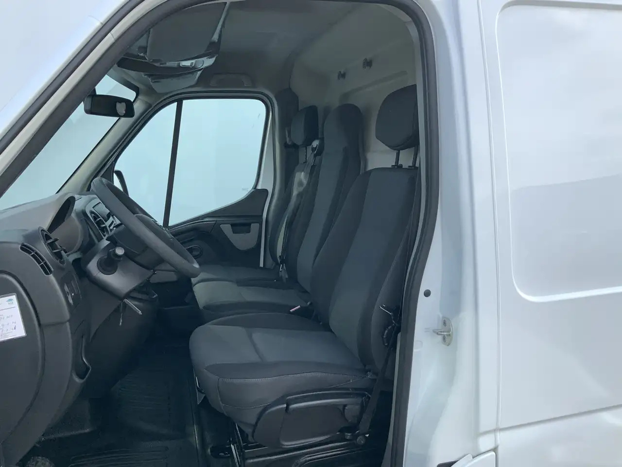 Nissan NV400 2.3 dCi L2H2 Optima L2H2 Airco Cruise Trekhaak 250 - 패널 밴 : 사진 4 Nissan NV400 2.3 dCi L2H2 Optima L2H2 Airco Cruise Trekhaak 250 - 패널 밴 : 사진 4