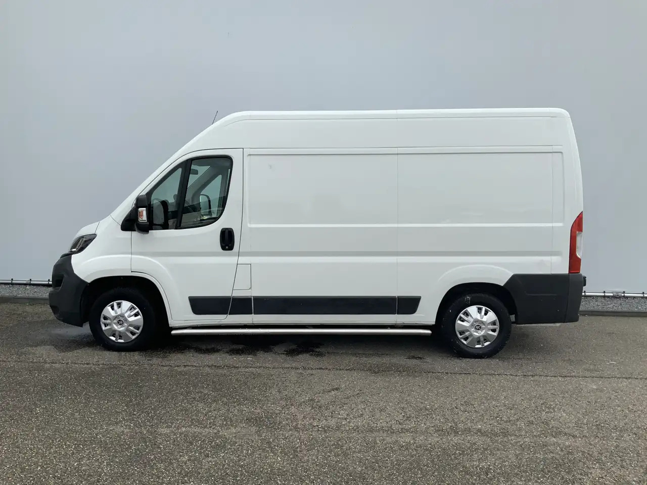 Peugeot Boxer 330 2.2 HDI L2H2 Première Airco Cruise Camera side - 패널 밴 : 사진 4 Peugeot Boxer 330 2.2 HDI L2H2 Première Airco Cruise Camera side - 패널 밴 : 사진 4