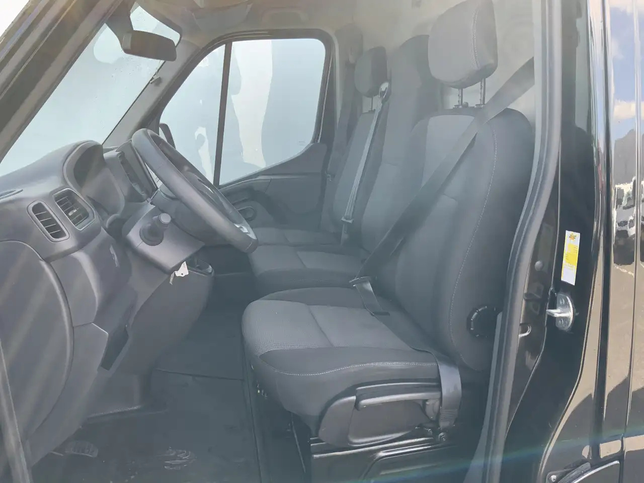 Renault Master T35 2.3 dCi 135 L2H2 Airco Cruise 3 Zits Camera Eu - 패널 밴 : 사진 4 Renault Master T35 2.3 dCi 135 L2H2 Airco Cruise 3 Zits Camera Eu - 패널 밴 : 사진 4