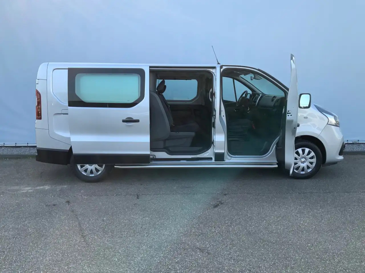 Renault Trafic 1.6 dCi T29 L2H1 Dub Cab Airco Camera Navi Trekhaa - 콤비 밴 : 사진 5 Renault Trafic 1.6 dCi T29 L2H1 Dub Cab Airco Camera Navi Trekhaa - 콤비 밴 : 사진 5