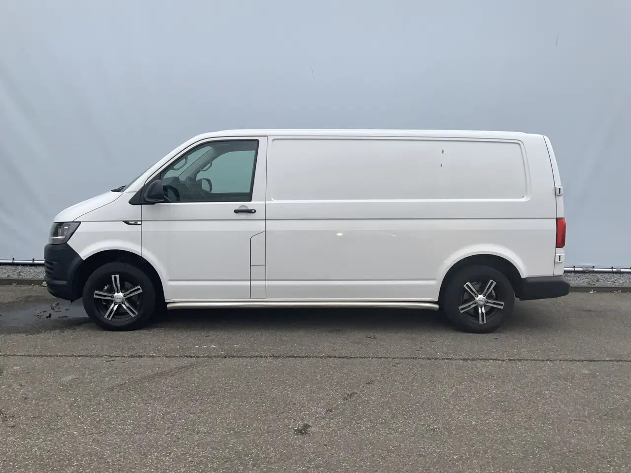 Volkswagen T6 Transporter 2.0 TDI L2H1 Airco Navi 3 Zits Alu Velg Euro 6 - 패널 밴 : 사진 3 Volkswagen T6 Transporter 2.0 TDI L2H1 Airco Navi 3 Zits Alu Velg Euro 6 - 패널 밴 : 사진 3