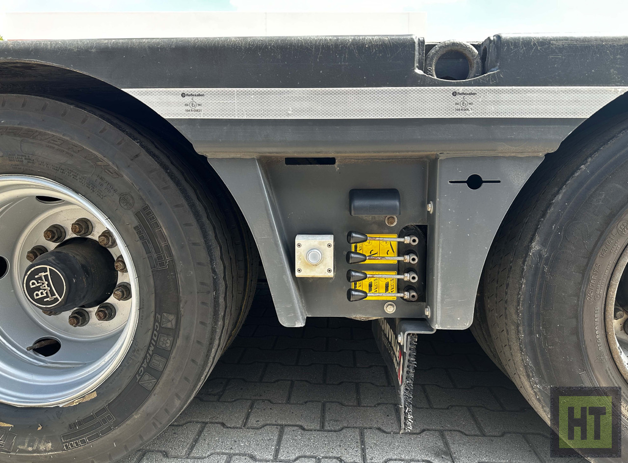 리스 Faymonville 3-Achs-Semi mit hydr. Ladeboden und hydr. Rampen mit Holzbelag Faymonville 3-Achs-Semi mit hydr. Ladeboden und hydr. Rampen mit Holzbelag : 사진 8