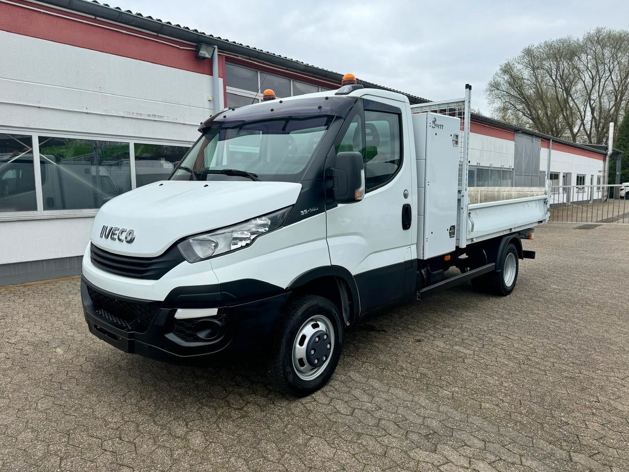 Iveco Daily 35C14 Kipper EURO 6 - 덤프 밴 : 사진 1 Iveco Daily 35C14 Kipper EURO 6 - 덤프 밴 : 사진 1