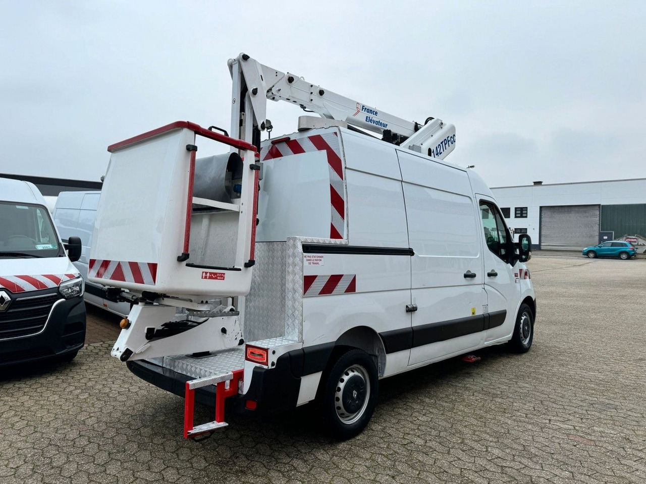 Renault Master Steiger France Elévateur 142 TPFcc - 트럭 탑재 고가작업 플랫폼 : 사진 4 Renault Master Steiger France Elévateur 142 TPFcc - 트럭 탑재 고가작업 플랫폼 : 사진 4