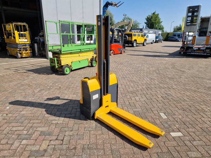 Jungheinrich EMC110 stapelaar elektrisch - 스태커 : 사진 2 Jungheinrich EMC110 stapelaar elektrisch - 스태커 : 사진 2