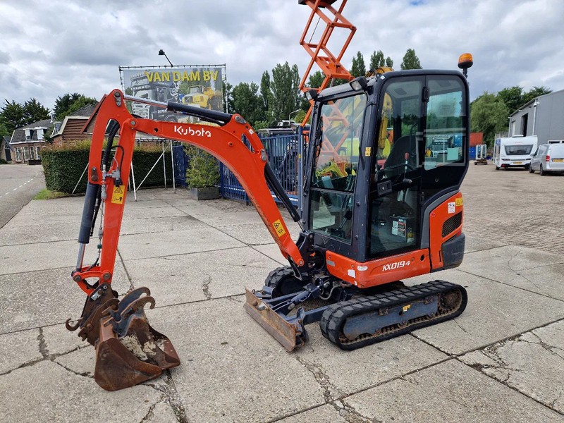Kubota KX019-4 CW05 met 2 bakken - 미니 굴삭기 : 사진 1 Kubota KX019-4 CW05 met 2 bakken - 미니 굴삭기 : 사진 1
