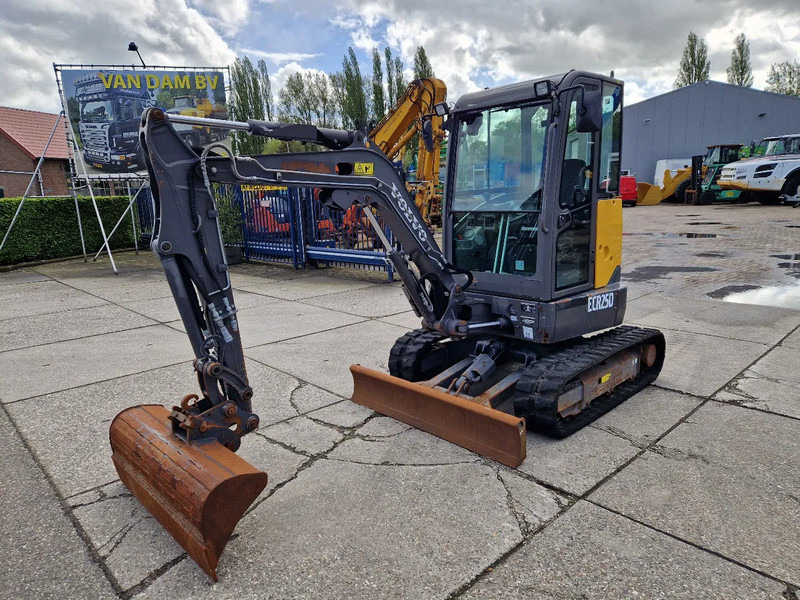 Volvo ECR25D met 2562 uur - 미니 굴삭기 : 사진 1 Volvo ECR25D met 2562 uur - 미니 굴삭기 : 사진 1