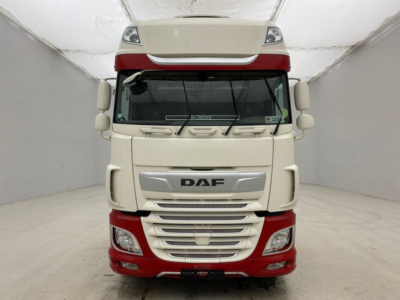 DAF XF105.530 Super Space Cab - 트랙터 유닛 : 사진 2 DAF XF105.530 Super Space Cab - 트랙터 유닛 : 사진 2