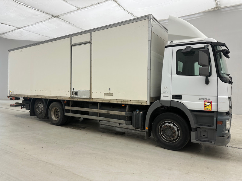 Mercedes-Benz Actros 2536 - 6x2 - 박스 트럭 : 사진 3 Mercedes-Benz Actros 2536 - 6x2 - 박스 트럭 : 사진 3