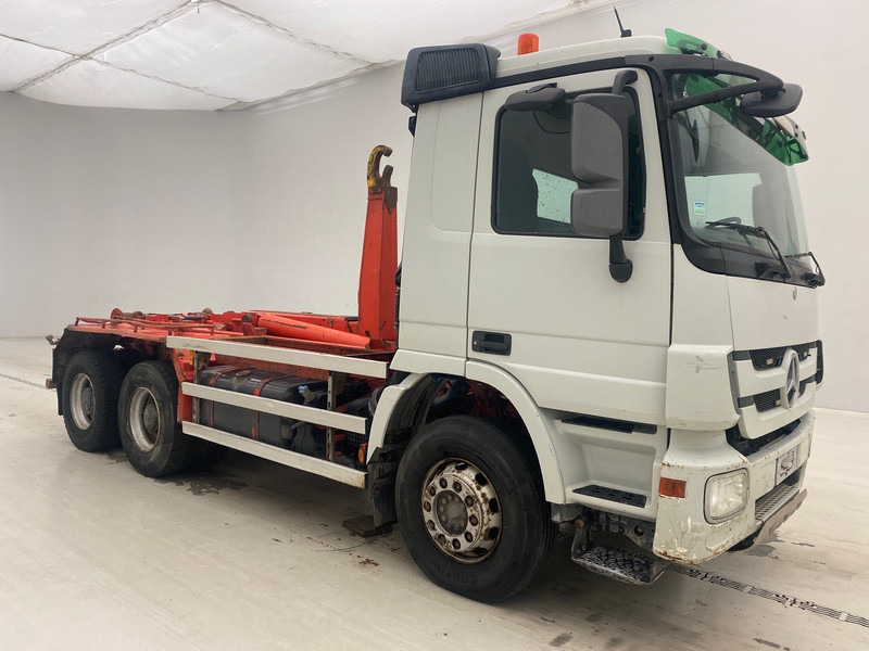 Mercedes-Benz Actros 2641 - 6x4* - 후크 리프트 트럭 : 사진 3 Mercedes-Benz Actros 2641 - 6x4* - 후크 리프트 트럭 : 사진 3