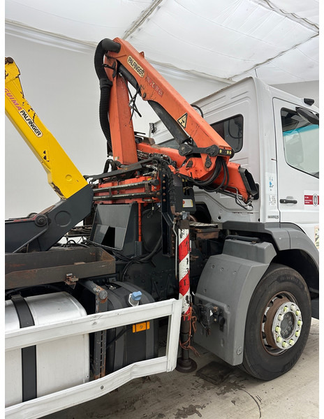 Mercedes-Benz Axor 1824 - 후크 리프트 트럭, 크레인 트럭 : 사진 5 Mercedes-Benz Axor 1824 - 후크 리프트 트럭, 크레인 트럭 : 사진 5