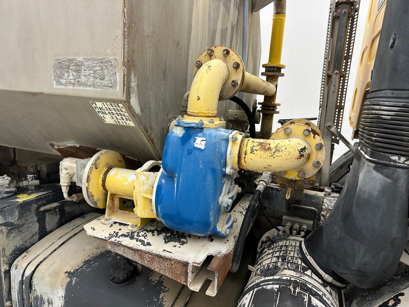 Renault Kerax 320 DCi - 6x4 - 유조트럭 : 사진 4 Renault Kerax 320 DCi - 6x4 - 유조트럭 : 사진 4