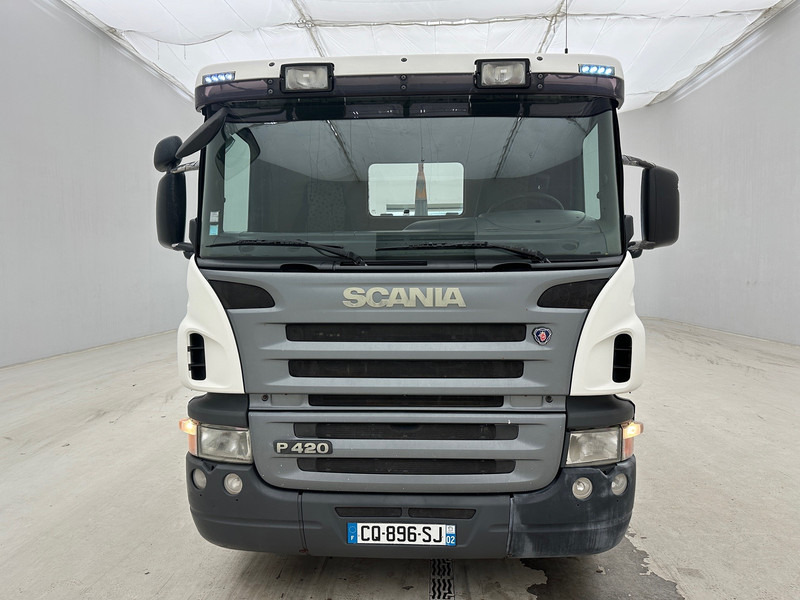 Scania P420 - 6x2 - 후크 리프트 트럭 : 사진 2 Scania P420 - 6x2 - 후크 리프트 트럭 : 사진 2