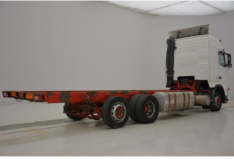 Volvo FH12.380 - 6x2 Globetrotter* - 캡 새시 트럭 : 사진 4 Volvo FH12.380 - 6x2 Globetrotter* - 캡 새시 트럭 : 사진 4