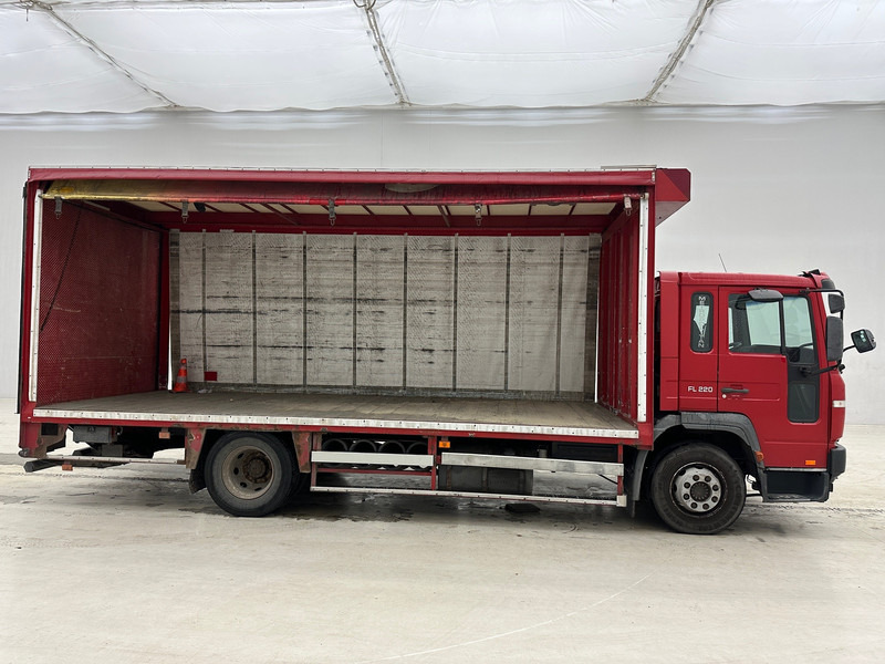 Volvo FL 220 - 커튼사이더 트럭 : 사진 4 Volvo FL 220 - 커튼사이더 트럭 : 사진 4
