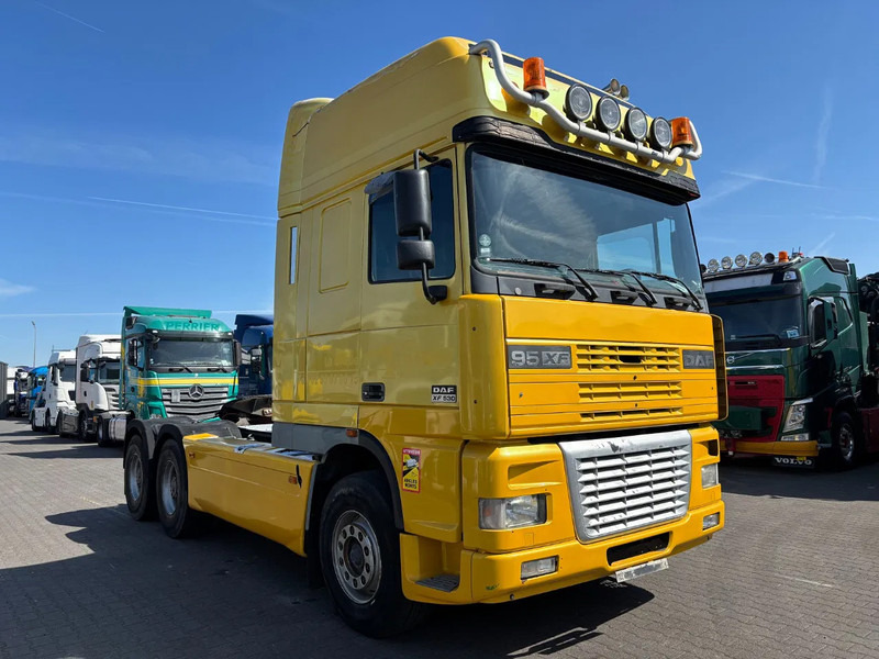 DAF XF 95.530 6X4 Super Spacecab Steelsuspension Manual geabox Euro 3 - 트랙터 유닛 : 사진 2 DAF XF 95.530 6X4 Super Spacecab Steelsuspension Manual geabox Euro 3 - 트랙터 유닛 : 사진 2