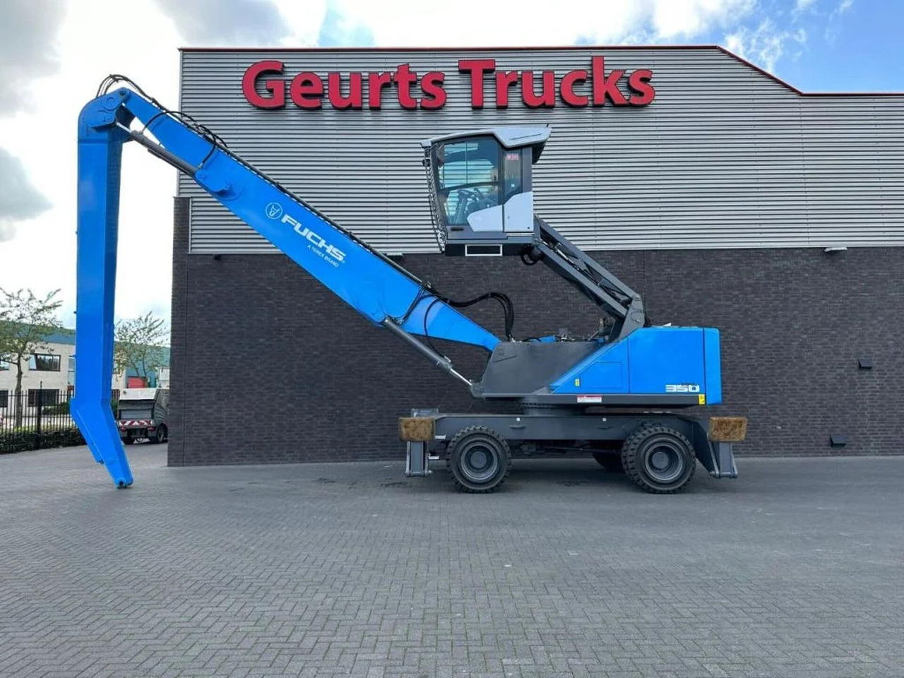 Fuchs MHL 350 MATERIAL HANDLER/UMSCHLAGBAGGER/OVERSLAG - 타워 크레인 : 사진 1 Fuchs MHL 350 MATERIAL HANDLER/UMSCHLAGBAGGER/OVERSLAG - 타워 크레인 : 사진 1