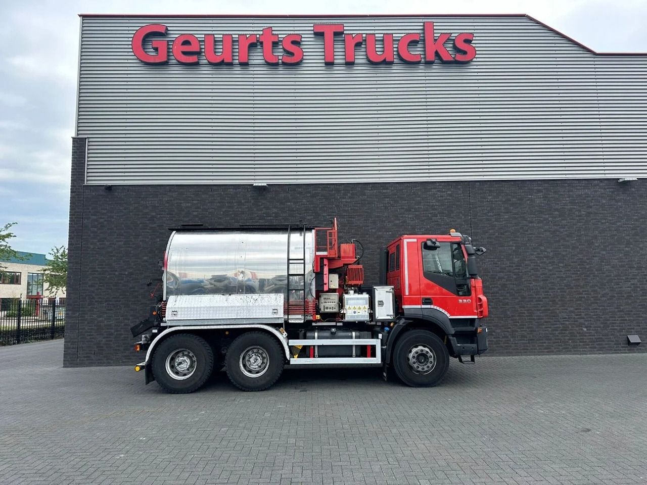 Iveco Trakker 330 6X4 LINNHOFF& HENNE AWÖL 600 6M3 ASF - 트럭 : 사진 4 Iveco Trakker 330 6X4 LINNHOFF& HENNE AWÖL 600 6M3 ASF - 트럭 : 사진 4