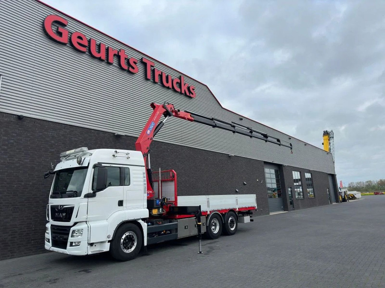 MAN TGS 26.500 6X2 + HMF 2820-K6 KRAAN/KAN/CRANE/GRU - 크레인 트럭 : 사진 2 MAN TGS 26.500 6X2 + HMF 2820-K6 KRAAN/KAN/CRANE/GRU - 크레인 트럭 : 사진 2