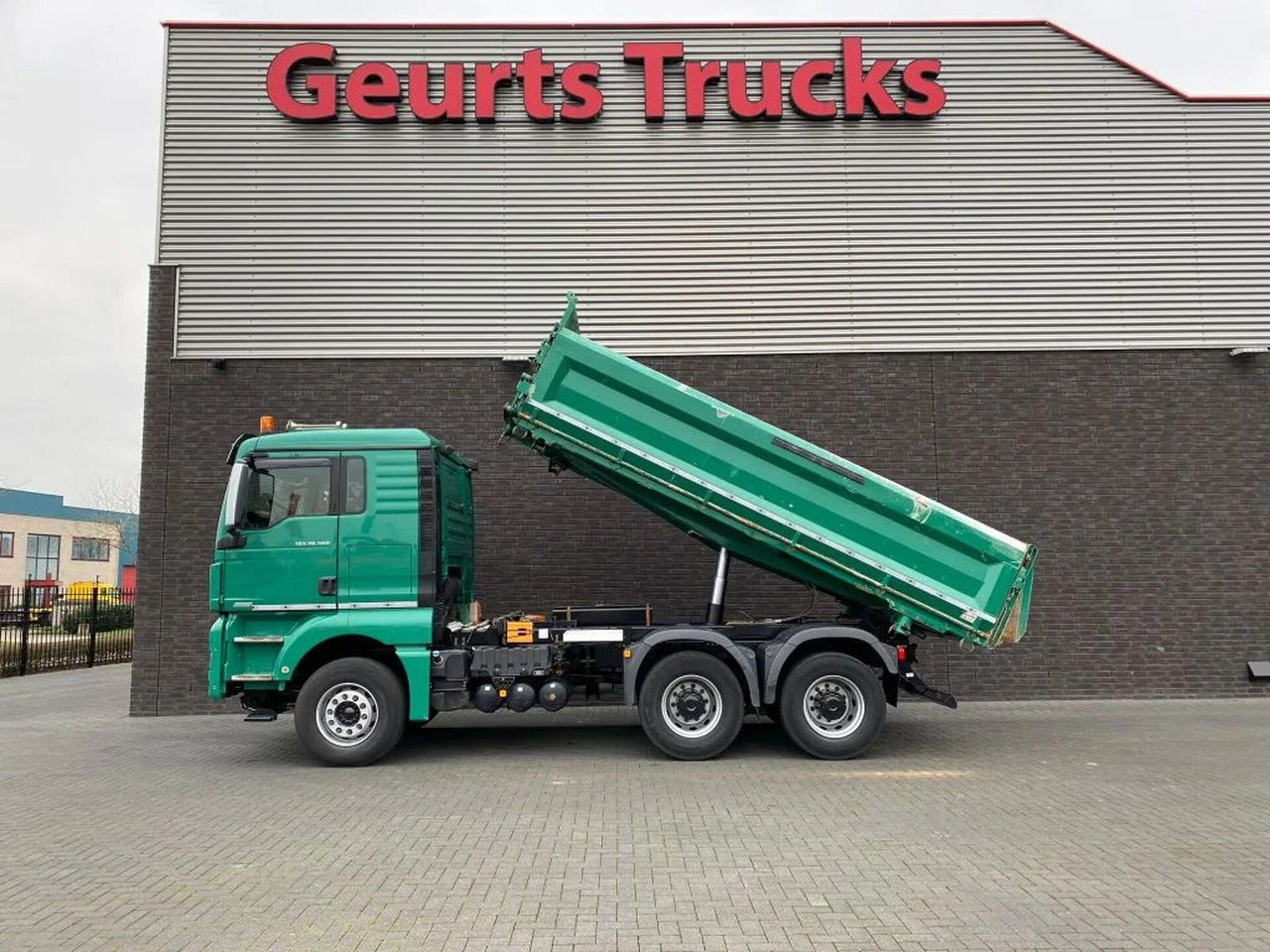 MAN TGX 26.560 6X4 BB + 3 ZIJDIGE KIPPER/TIPPER BORD - 덤프트럭 : 사진 1 MAN TGX 26.560 6X4 BB + 3 ZIJDIGE KIPPER/TIPPER BORD - 덤프트럭 : 사진 1
