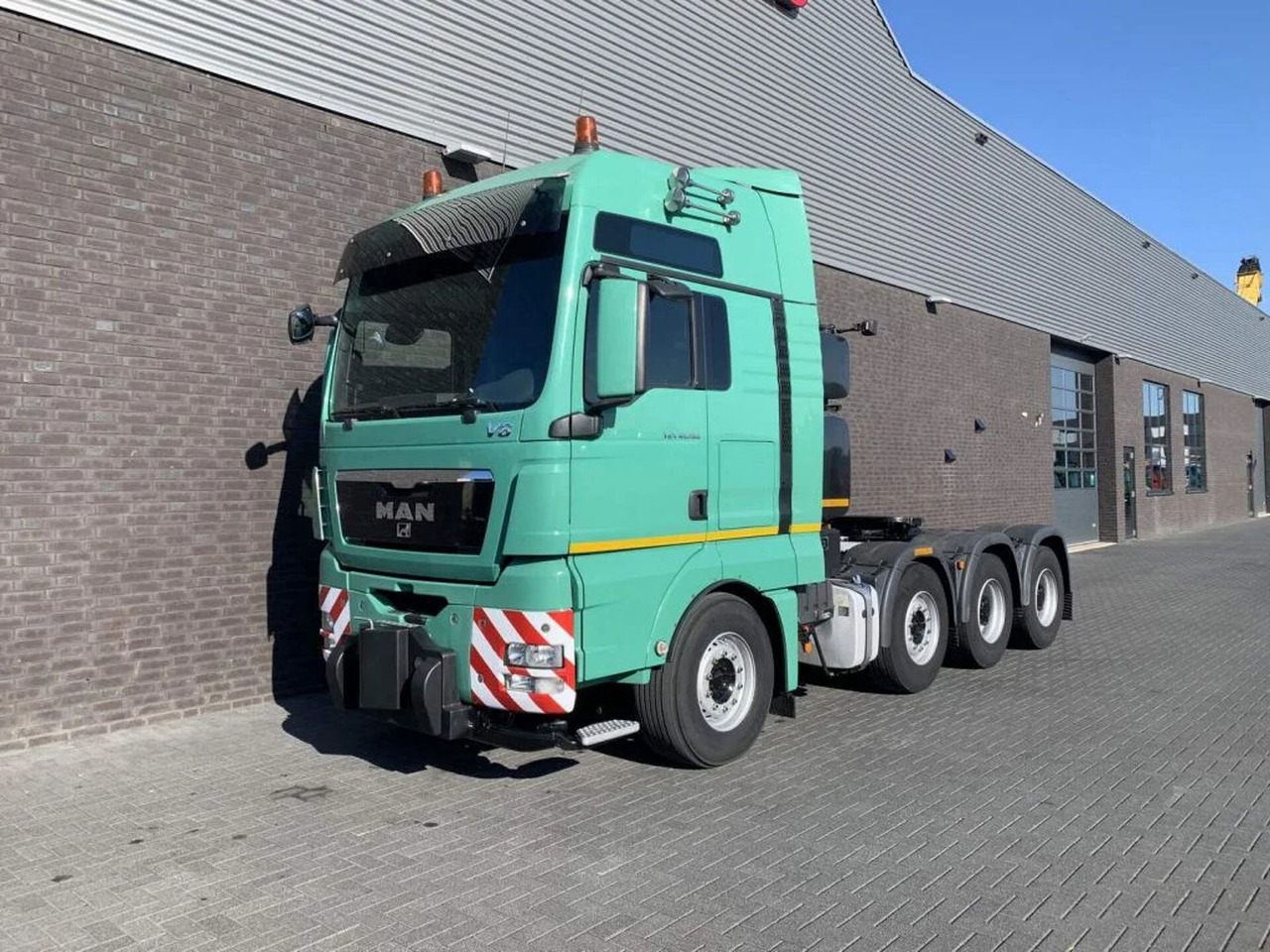 MAN TGX 41.680 V8 8X4 HEAVY DUTY TRACTOR 250 TONS - 트랙터 유닛 : 사진 2 MAN TGX 41.680 V8 8X4 HEAVY DUTY TRACTOR 250 TONS - 트랙터 유닛 : 사진 2