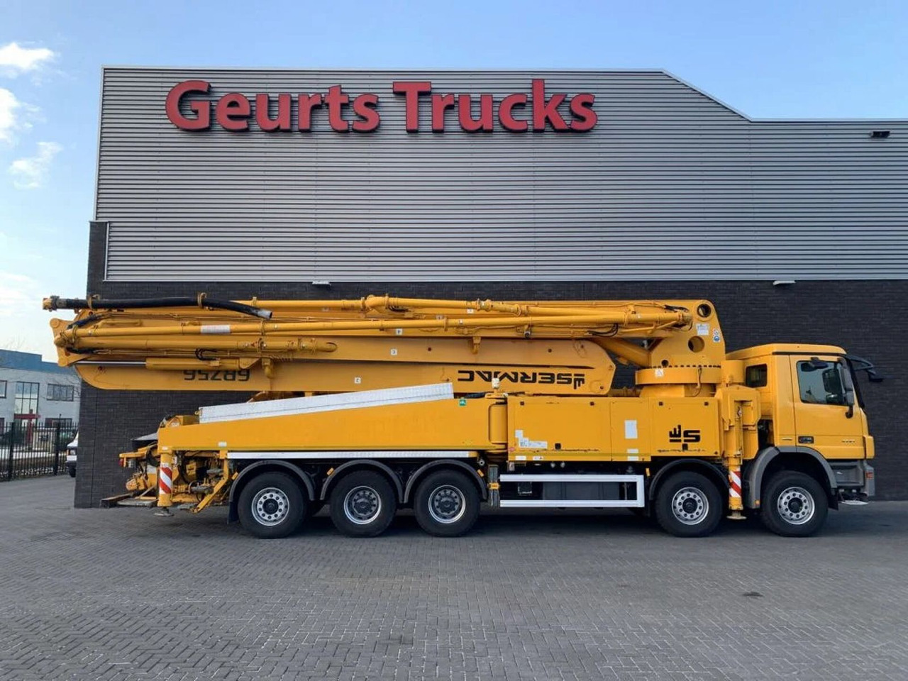 Mercedes-Benz Actros 5041 10X4 + SERMAC 6 RZ 56 METER CONCRETE - 콘크리트 펌프 트럭 : 사진 5 Mercedes-Benz Actros 5041 10X4 + SERMAC 6 RZ 56 METER CONCRETE - 콘크리트 펌프 트럭 : 사진 5