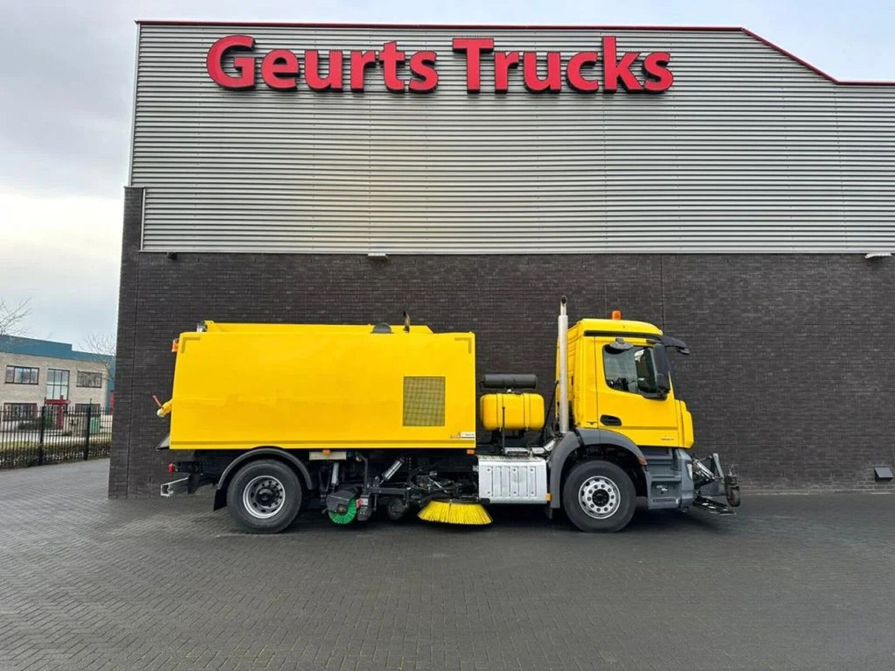 Mercedes-Benz Arocs 1824 4X2 BEAM A9000 SWEEPING TRUCK/ KEHRMA - 거리 청소 차량 : 사진 4 Mercedes-Benz Arocs 1824 4X2 BEAM A9000 SWEEPING TRUCK/ KEHRMA - 거리 청소 차량 : 사진 4